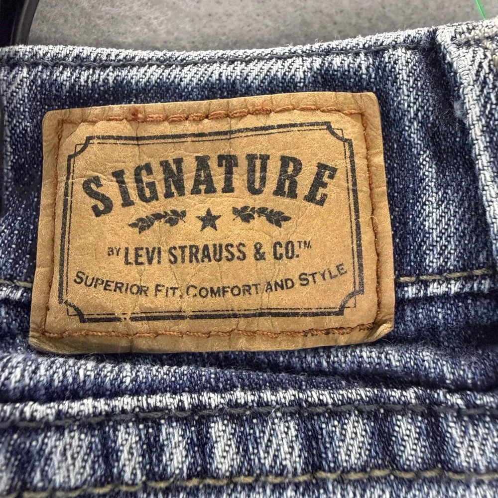 Signature by Levi Strauss & Co. signature by